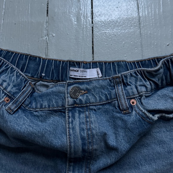 Garage - Blue Medium Wash Mom Short Denim Jean Shorts - Picture 3 of 4